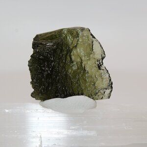RARE 27.5 Ct Real Green Tektite MOLDAVITE - NATURAL GEM TEXTURE Czech Republic